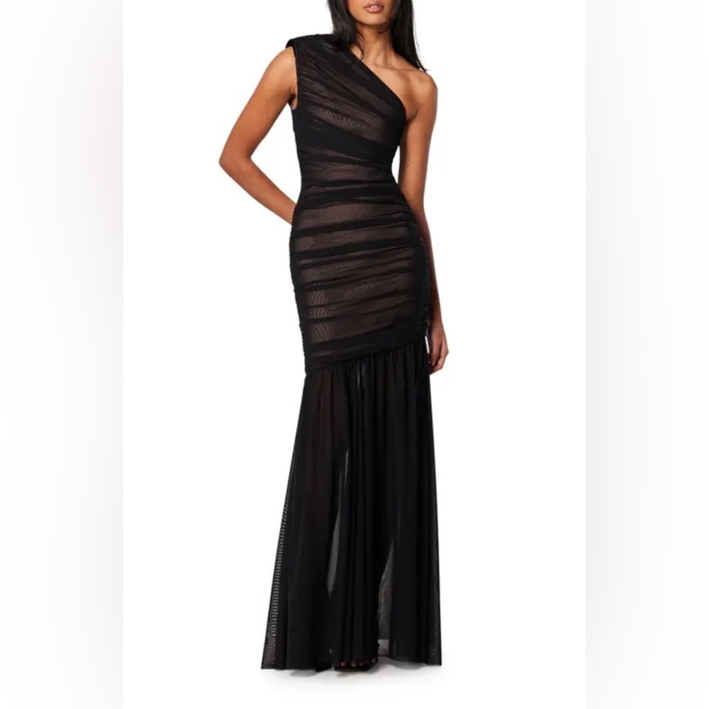 NEW Elliatt Vienna Ruched Maxi Gown Dress Size Large B1290